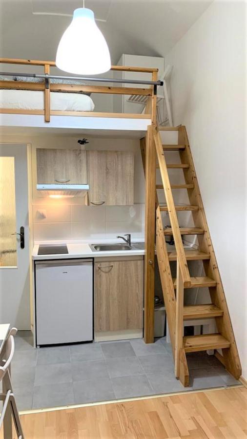 Side Street Apartments プラハ エクステリア 写真