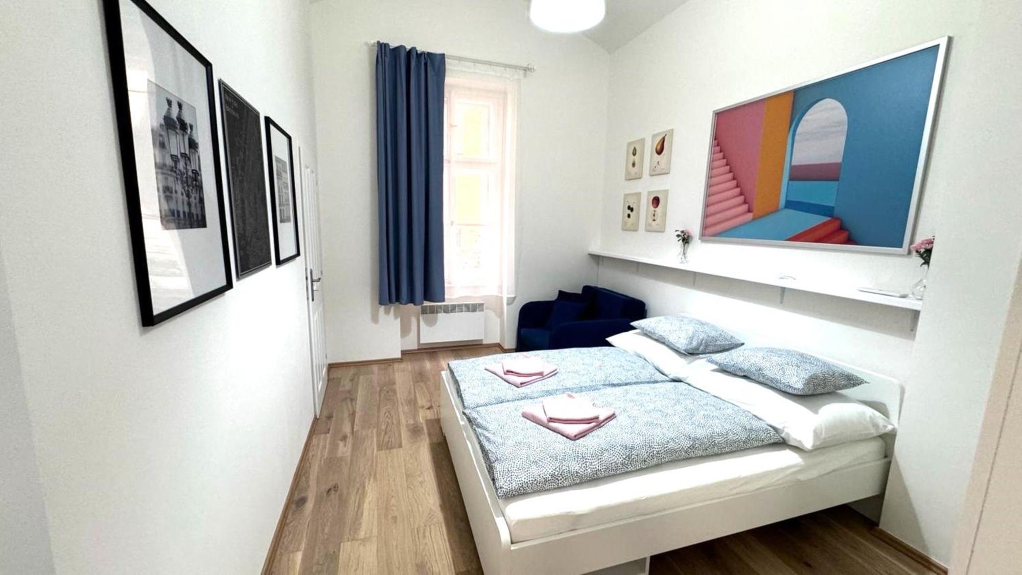 Side Street Apartments プラハ エクステリア 写真