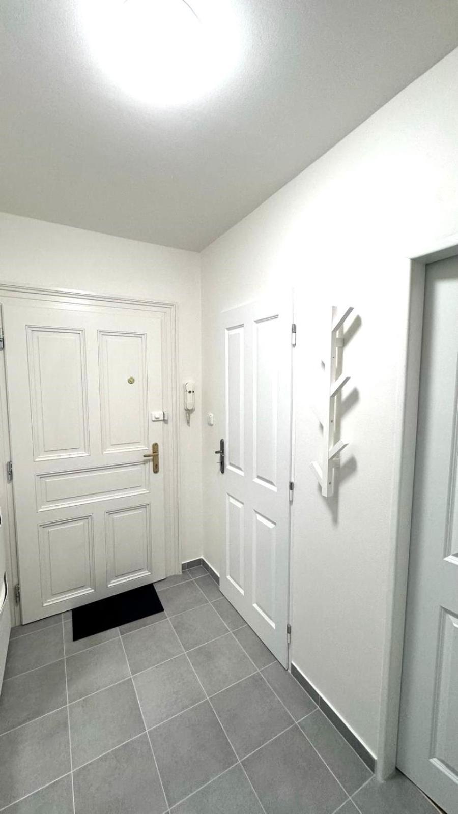 Side Street Apartments プラハ エクステリア 写真