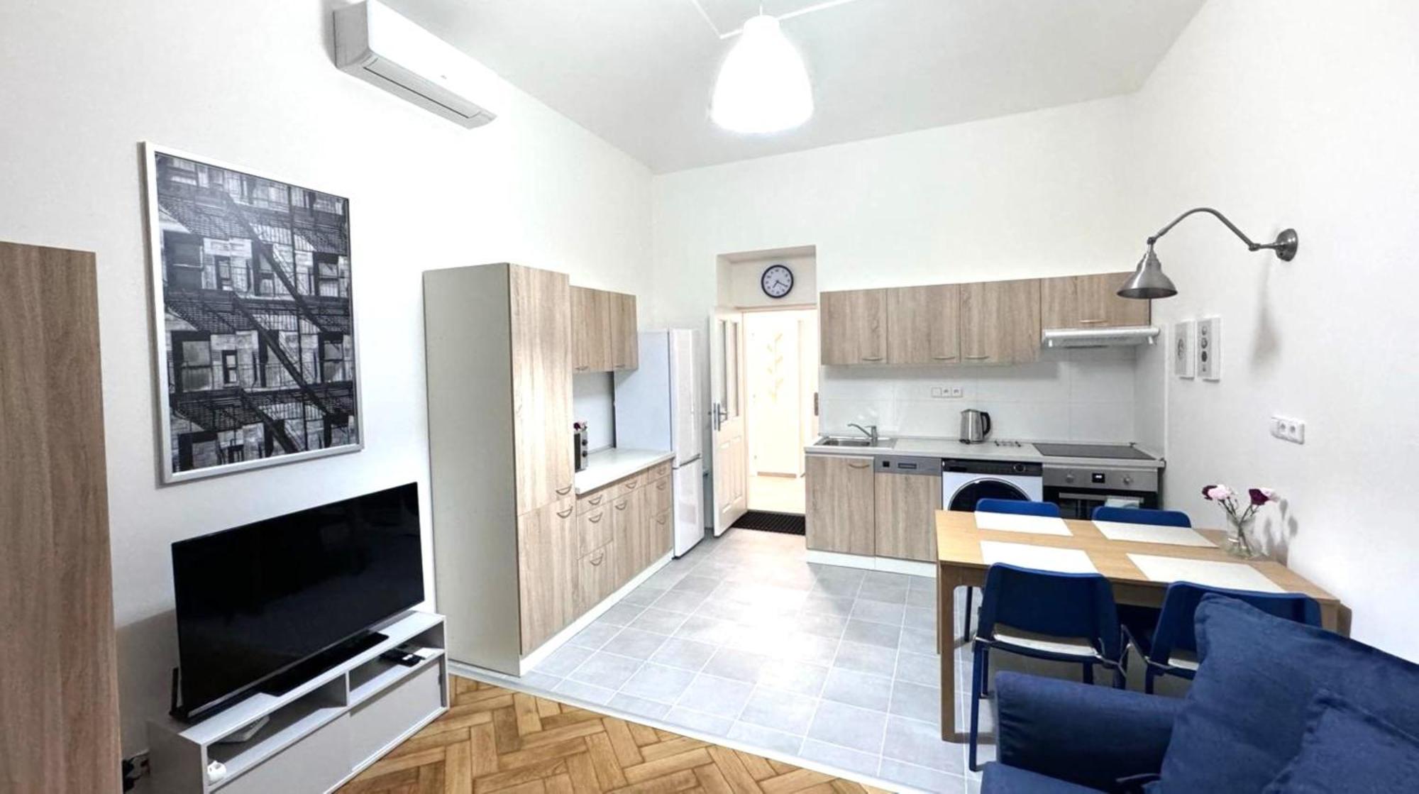 Side Street Apartments プラハ エクステリア 写真