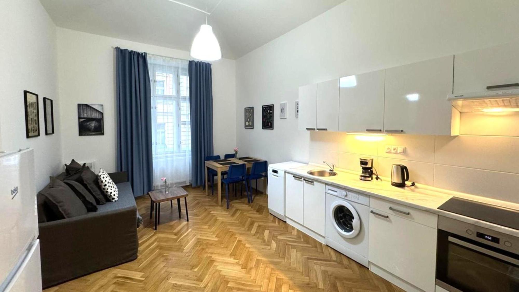 Side Street Apartments プラハ エクステリア 写真