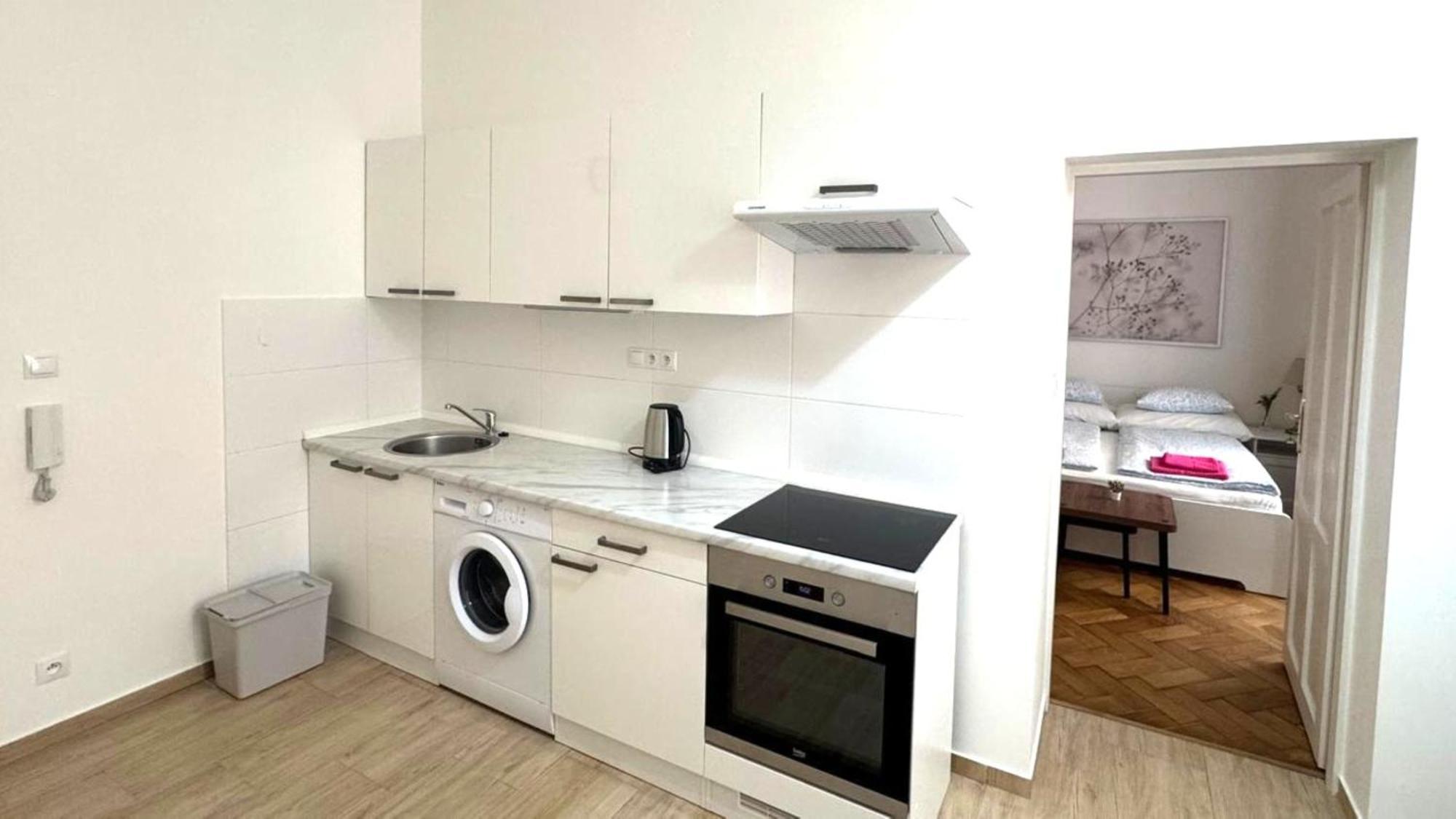 Side Street Apartments プラハ エクステリア 写真